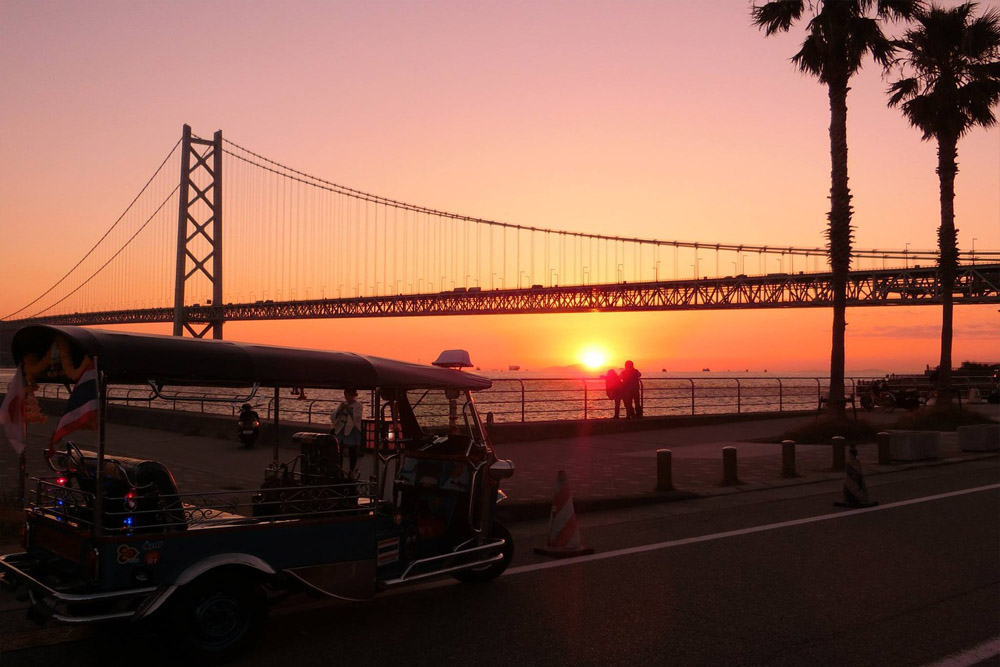 Akashi Kaikyo bridge at sunset