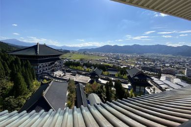 Echizen Daibutsu is a modern termple, with an impressive Buddha statue within, and beautiful exterior architecture. Fukui prefecture.