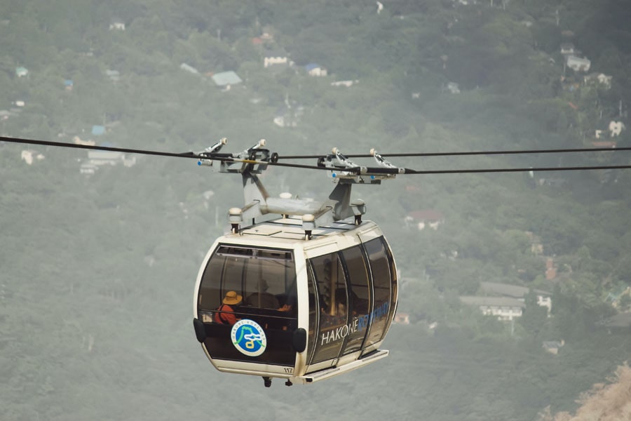 Hakone Ropeway, climbing over Mount Hakone