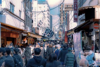 A crowd at the Tsukiji Outer Market