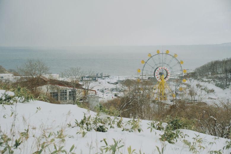 Snowy exterior of the Otaru Aquarium
